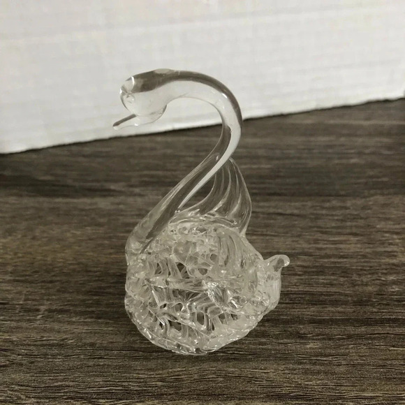 Hand Blown Spun  Glass Swan - Picture 5 of 8